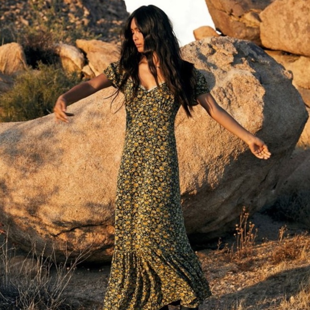 NWOT puff sleeve maxi dress